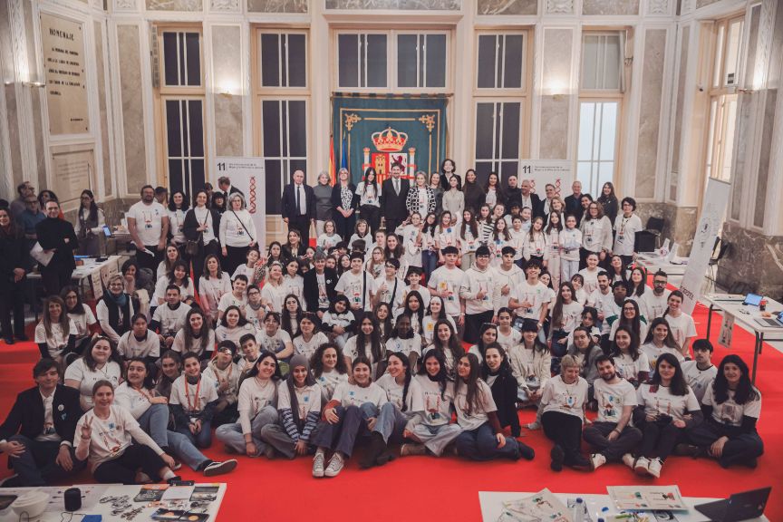 Imagen de asistentes a la feria