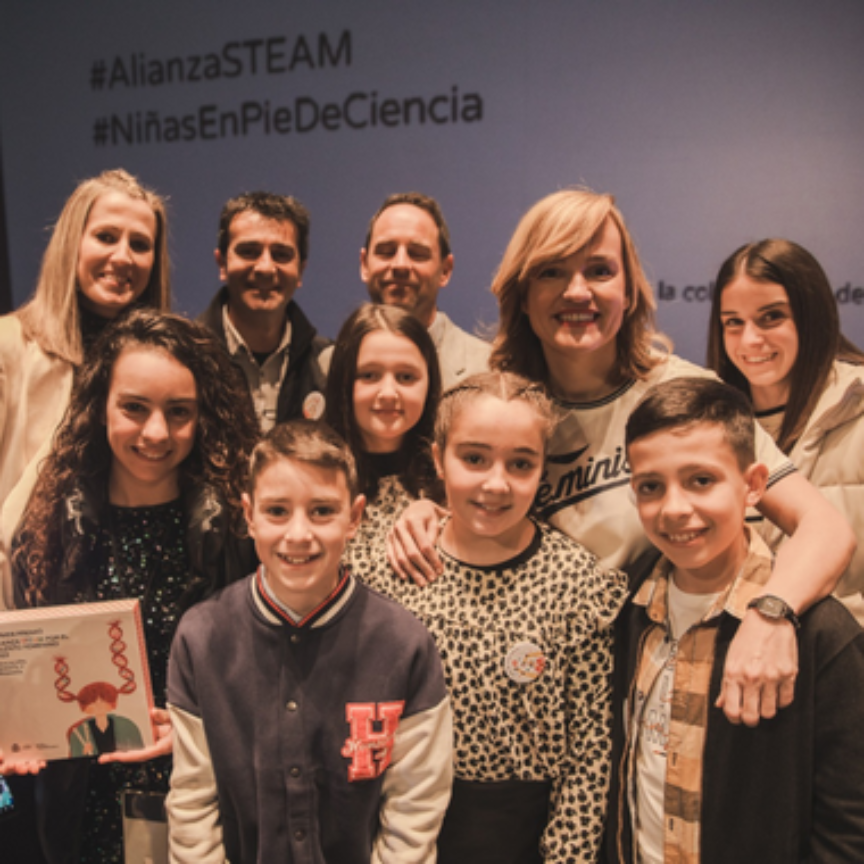 Ministra con premiados - I Premios Alianza STEAM - Castellón - 11 de febrero de 2023