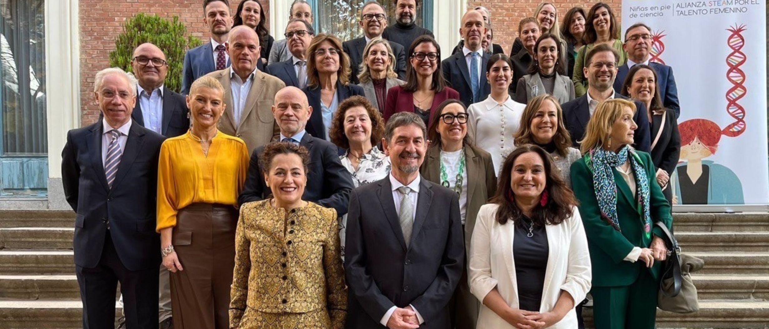 representantes pertenecientes a la Alianza STEAM