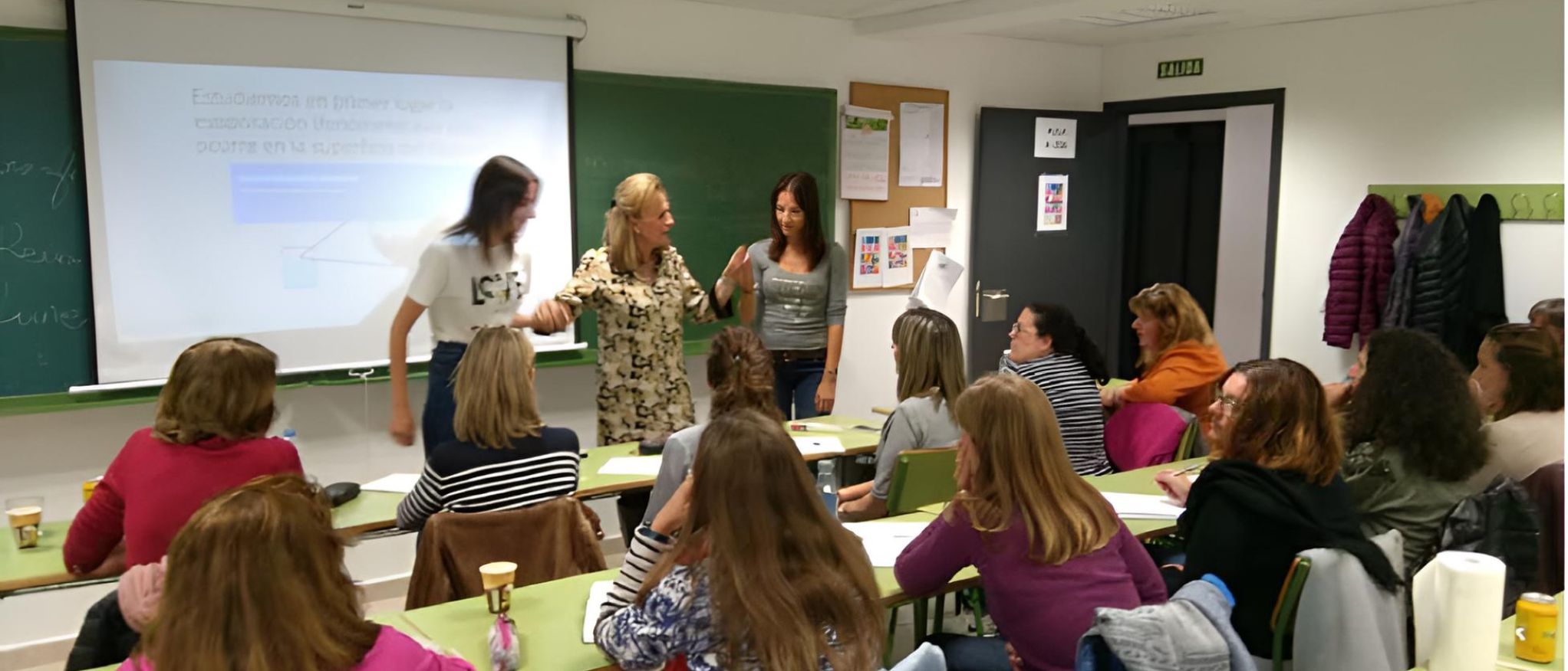 Imagen de reunión para el proyecto de formación científica maestras y maestros